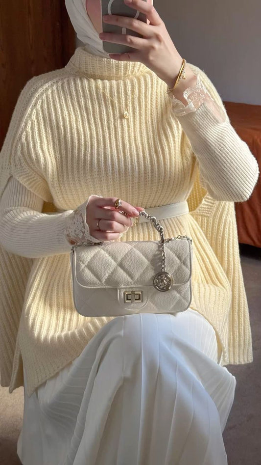 Look Mervay – Élégance Crème & Douceur Tricotée