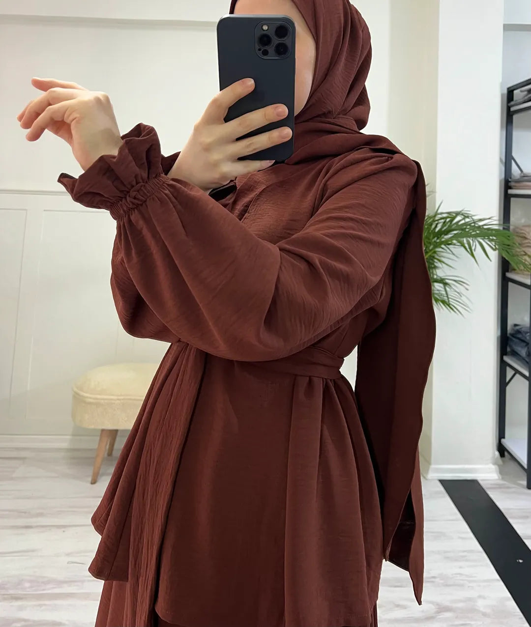 Ensemble Mervay – Élégance en Crêpe Ayrobin