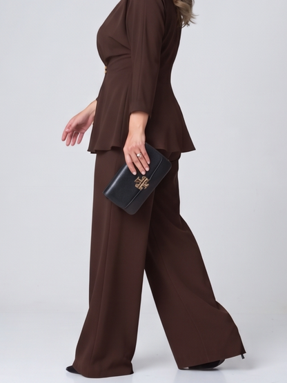 ENSEMBLE AVEC DÉTAIL DE BOUCLE DORÉE