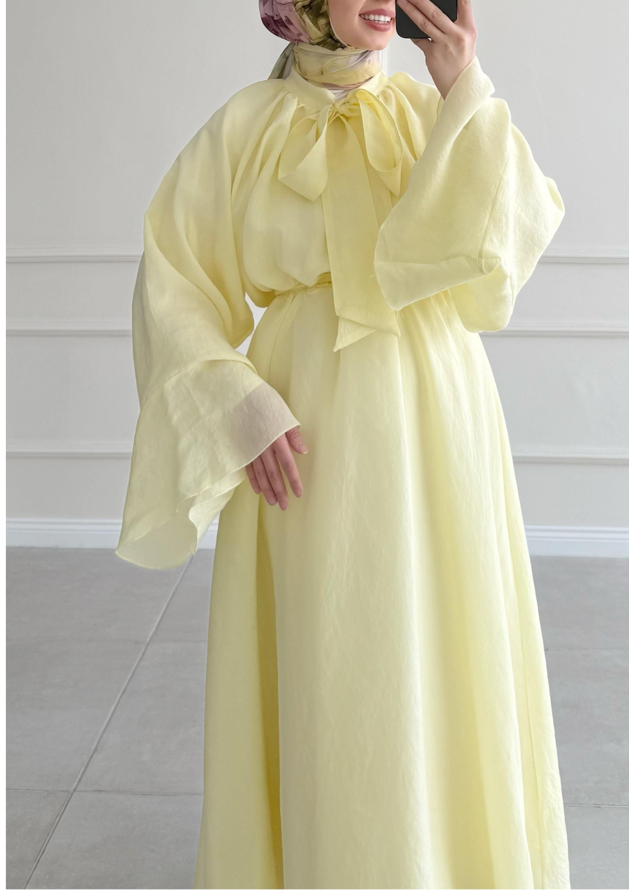 Robe mervay avec décolleté Jaune