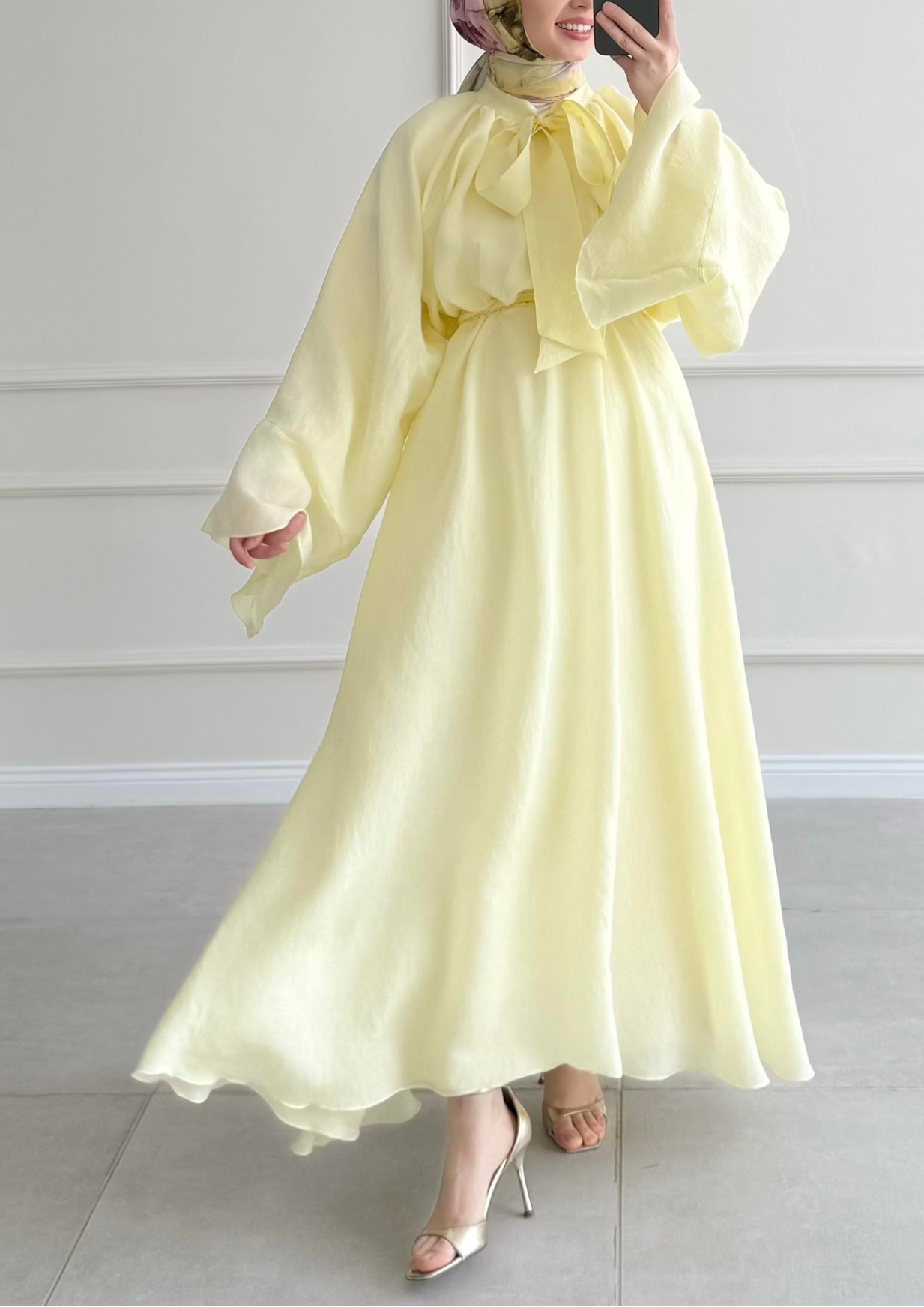 Robe mervay avec décolleté Jaune