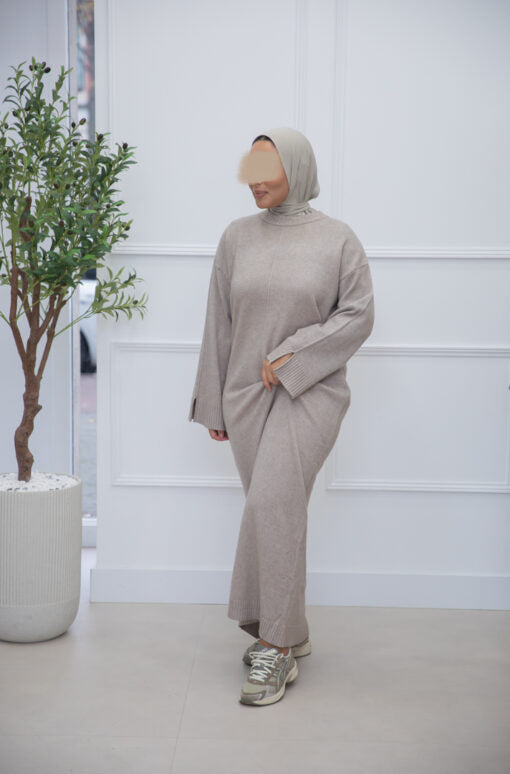 Jolie robe fendue taupe