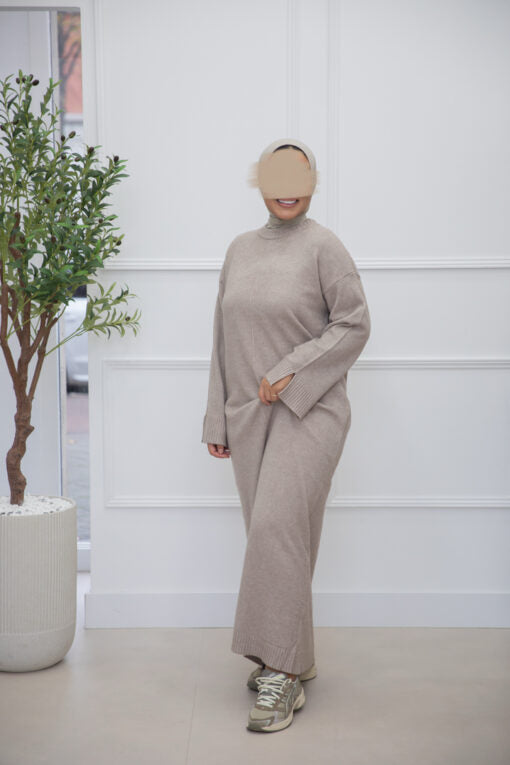 Jolie robe fendue taupe